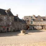 La place de Locronan et son puits
